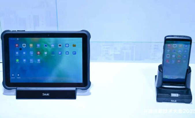 開源鴻蒙技術大會2025|東集鴻蒙5.0智能終端驚艷亮相，賦能信創產業數字化轉型